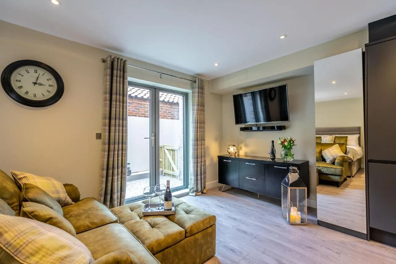 York Staycation With Free Parking
