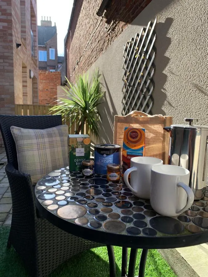York Staycation With Free Parking Appartement